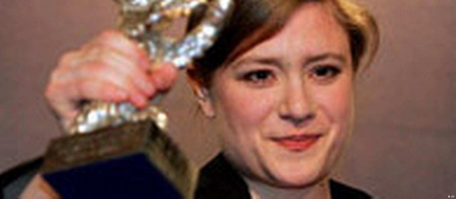 Anjelica Porn Girl - Home Favorite is Best Actress at Berlinale â€“ DW â€“ 02/20/2005