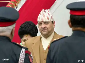 Zwischen den Fronten: Nepals König Gyanendra
