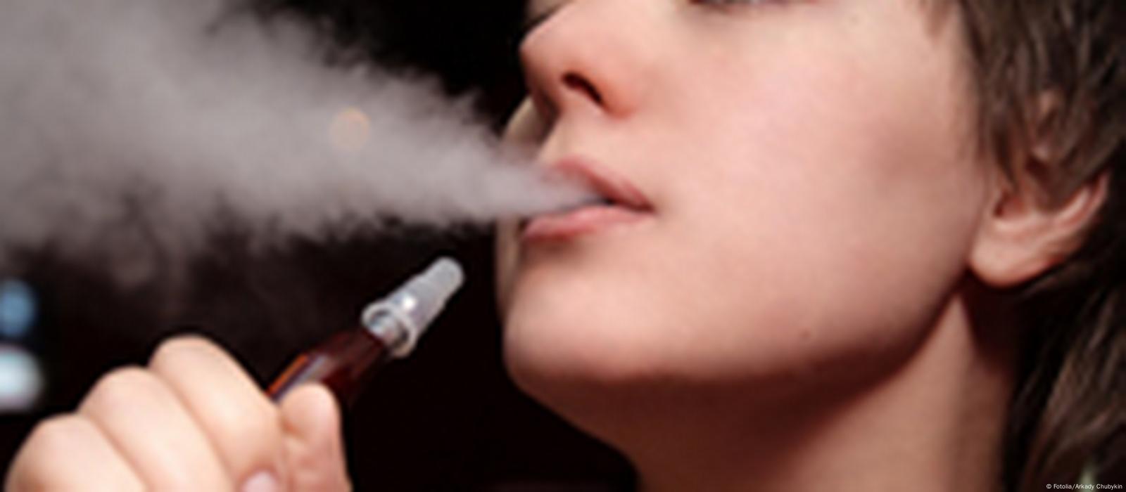 سهر ومرح وأرجيلة – متعة النساء خلال ليالي عمّان الرمضانية – DW – 2011/8/11