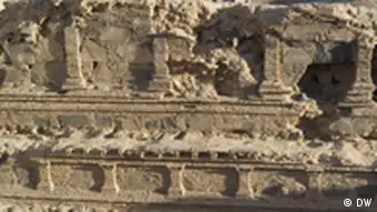 In Mes Aynak ist eine Ruine eines Buddha Klosters gefunden worden. Die Ausgrabungsstätte soll aber in ein paar Monaten von der chinesischen Firma MCC zerstört werden, die dort Kupfer abbauen wollen. Die Bilder hat uns heute (21.07.2011) unser Korrespondent Farhad Mohammadi aus Logar, Afghanistan geschickt. Alle Rechte gehören der DW.