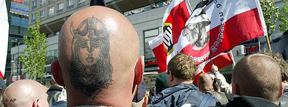 Marcha de neonazis del NPD (Partido Nacional Democrático de Alemania).