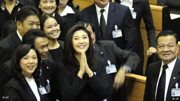 Yingluck Shinawatra Premierministerin Thailand Amtseinführung Flash-Galerie
