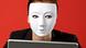 Ein maskierter Mensch vor einem Computer (Foto: Fotolia.com) Ein maskierter Mensch vor einem Computer (Foto: Fotolia.com)