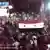 Protest von syrischen Oppositionellen in Homs (Archivfoto vom 17.08.2011 aus einem Amateurvideo: pa/dpa)