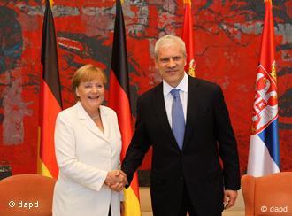 Bundeskanzlerin Angela Merkel und Serbiens Präsident Boris Tadic in Belgrad (Foto: dapd)
