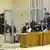 Terror-Prozess: Die beiden Angeklagten während der Verhandlungen im Prozesssaal (Foto: dpa)