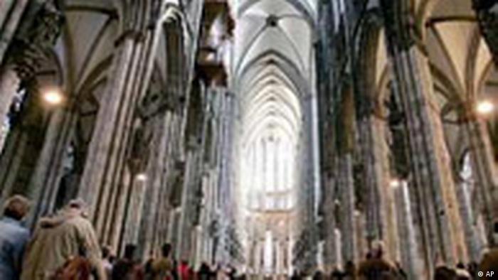 Cologne Cathedral S Gothic Splendor Is Big Business Culture Arts Music And Lifestyle Reporting From Germany Dw 16 07 2009