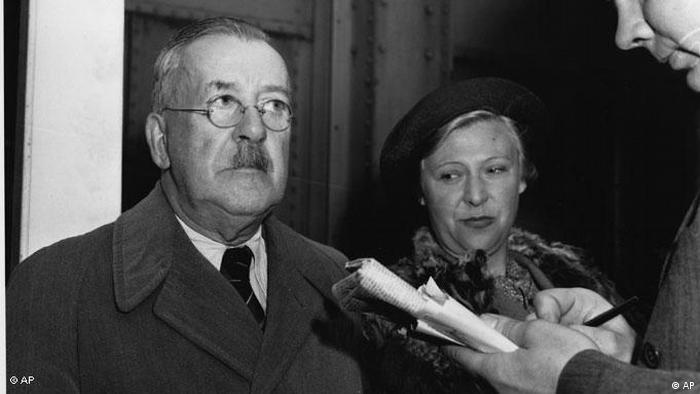 Heinrich Mann neben seiner Frau 