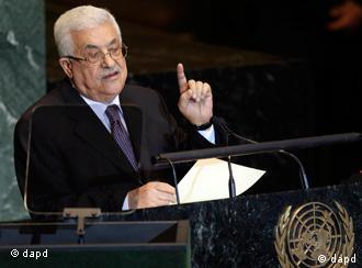 Palestinian President Mahmoud Abbas addresses the 66th session of the United Nations General Assembly, Friday, Sept. 23, 2011 at UN Headquarters. (Foto:Mary Altaffer/AP/dapd)