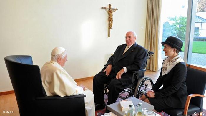 Гельмут Коль и Майке Коль-Рихтер на аудиенции у папы римского Бенедикта XVI