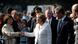La canciller Merkel y el presidente Wulff, saludan a la gente en Bonn. La canciller Merkel y el presidente Wulff, saludan a la gente en Bonn.