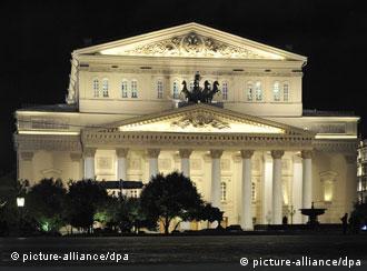 Das restaurierte Gebäude des Bolschoi-Theaters (Foto: picture-alliance/dpa)