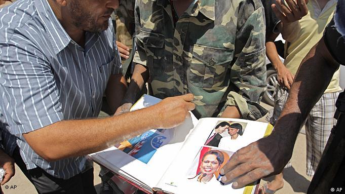 Libyen USA Fotoalbum der Gaddafi Familie in Tripolis mit Fotos von Condoleezza Rice
