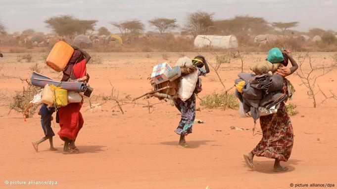 Kenya'da açlıkla mücadele eden insanlar - (04.08.2011)