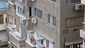 Häuser in Kairo mit Klimaanlage, Foto: Insa Wrede (DW-World.de)