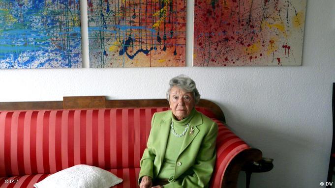 Maria Picasso-Merck u svojoj dnevnoj sobi
