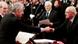 Mario Monti (levo) predstavio je svoj kabinet predsedniku Đorđu Napolitanu Mario Monti (levo) predstavio je svoj kabinet predsedniku Đorđu Napolitanu