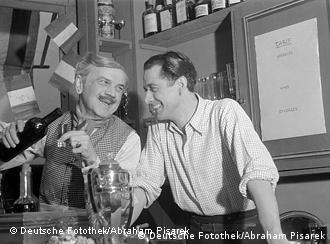 Hans Söhnker (re.) und Hans Leibelt (li.) im Schlosspark Theater Berlin (1946) Hans Söhnker (re.) und Hans Leibelt (li.) im Schlosspark Theater Berlin (1946)