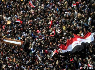 Протестите во Египет продолжуваат