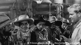 Filmszene aus Der Kaiser von Kalifornien mit Paul Verhoeven von Luis Trenker (1936)