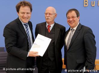 Bernard Lorenc, Peter Štruk i Armin Lapet prilikom predstavljanja završnog izveštaja