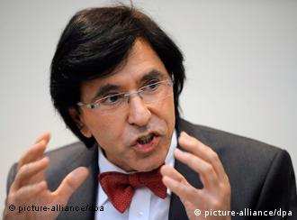 Belgiens neuer Regierungschef Elio Di Rupo (Foto: dpa)