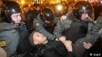 هزاران نفر به نتایج انتخابات پارلمانی روسیه معترض‌اند