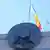 Stema dhe flamuri i Moldavisë mbi godinën e kryeministrisë