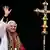 Papa Benedikt XVI përshëndet nga sheshi i Shën Pjetrit në Vatikan
