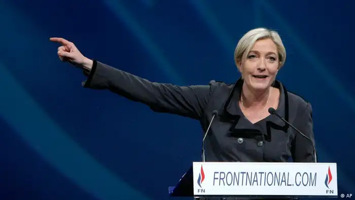 Marine Le Pen, une apparence moderne, des thèmes xénophobes recyclés