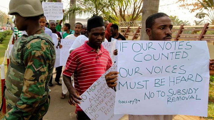 Nigeria′s Nationwide Strike Turns Deadly | Africa | DW | 09.01.2012