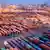 Deutschland Handel Symbolbild Export Container im Hafen Hamburg