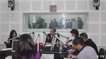 Außenminister Guido Westerwelle bei Radio Tunis in Tunesien (Foto: DW / Mounir Souissi).