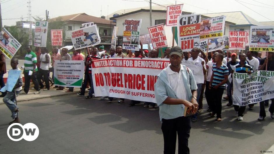 Nigerian protests – DW – 01/10/2012