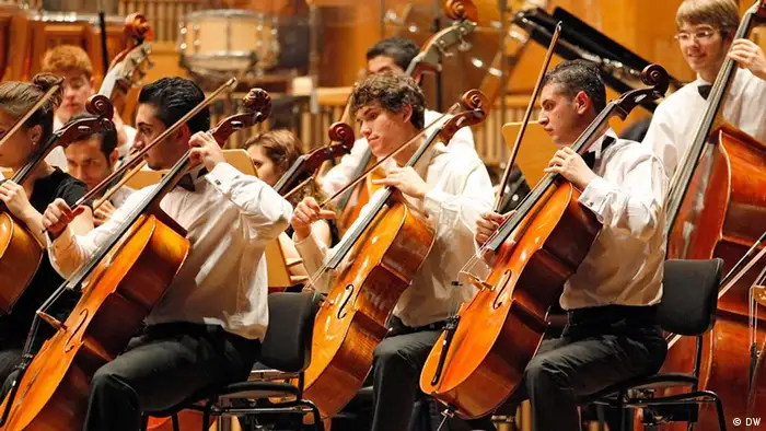 Das „National Youth Orchestra of Iraq“ beim Konzert in der Beethovenhalle in Bonn
