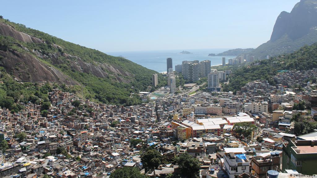 Land Titles Empower Brazil S Favela Dwellers Globalization Dw 12 10 12