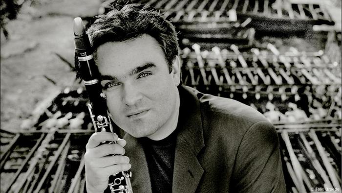 A photograph of Jörg Widmann