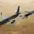 طیاره ناتو در حال سوخت گیری بر فراز افغانستان.