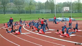 Die chinesische Fußballmannschaft der Jugend auf dem Trainingsplatz Bad Kissingen
