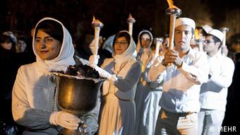 برگزاری جشن سده توسط زرتشتیان ایران