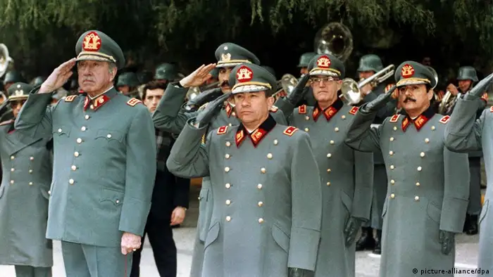 Chile Diktatur General Augusto Pinochet (picture-alliance/dpa)