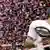 Eli Manning hält die Super Bowl Trophäe in der Hand (Foto:David J. Phillip/AP/dapd)