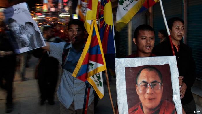 Indien China Demonstration gegen Verbrennung von Mönch in Kloster Kirti in Sichuan