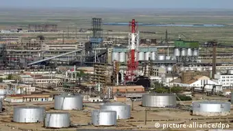 Erdölraffinerie in Kasachstan