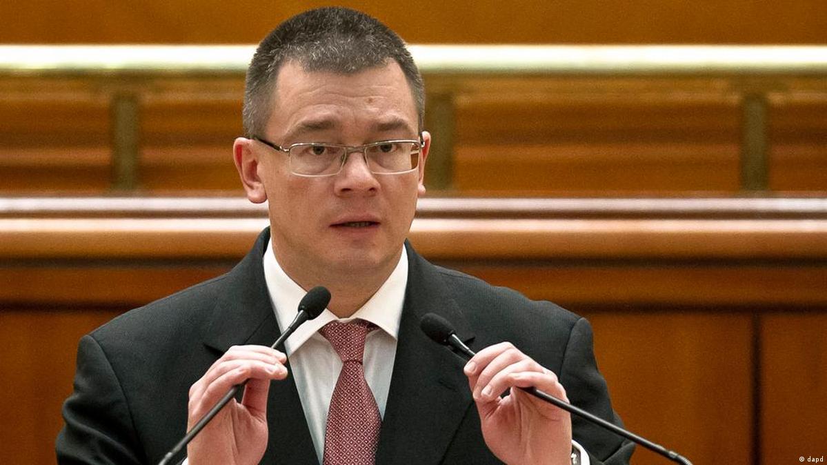 A căzut Guvernul! – DW – 27.04.2012