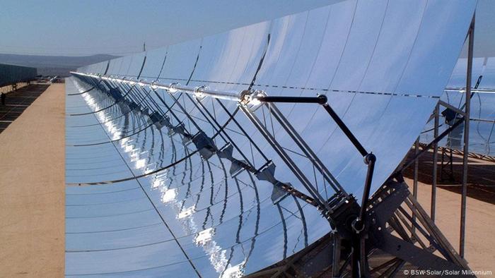 Solarthermische Stromerzeugung Pressebild BSW-Solar/Solar Millennium