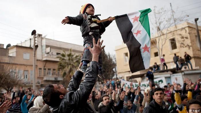 Syrien Demonstration gegen Präsident Bashar Al-Assad in Idlib (dapd)