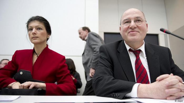 Wagenknecht und Gysi sitzen nebeneinander (Foto: Axel Schmidt/dapd)
