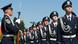 Ukrainische Polizisten in Paradeunform bei einer traditionellen Inspektion in Kiew. (Foto: dpa) Ukrainische Polizisten in Paradeunform bei einer traditionellen Inspektion in Kiew. (Foto: dpa)