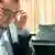 Der Pianist Igor Levit fasst sich am 23.02.2012 in Hannover an seine Brille. Experten sehen in Levit einen künftigen Weltstar. Der 24-jährige deutsche Künstler mit russisch-jüdischen Wurzeln ist vor kurzem als eines von sechs Talenten zum BBC New Generation Artist ernannt worden. Foto: Barbora Prekopova dpa/lni (zu lni 0464 vom 01.03.2012)